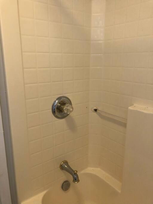 Private 2-Bedroom With Free Parking And Direct Bus To Nyc Manhattan Only 2 Blocks Away Linden Zewnętrze zdjęcie