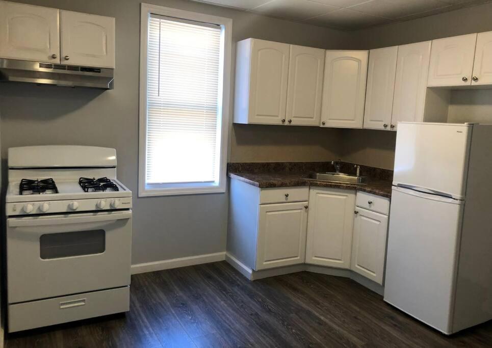 Private 2-Bedroom With Free Parking And Direct Bus To Nyc Manhattan Only 2 Blocks Away Linden Zewnętrze zdjęcie